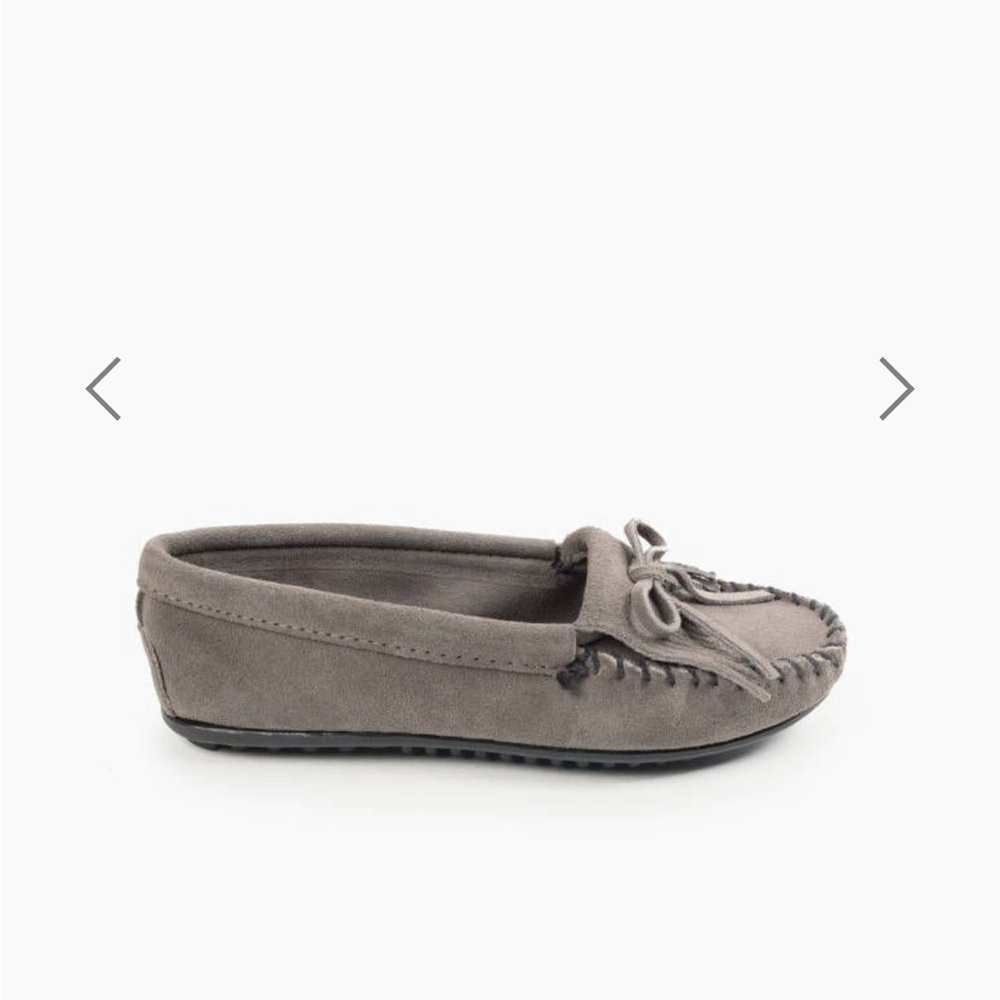 Minnetonka Moccasins Kilty Hardsol Grey